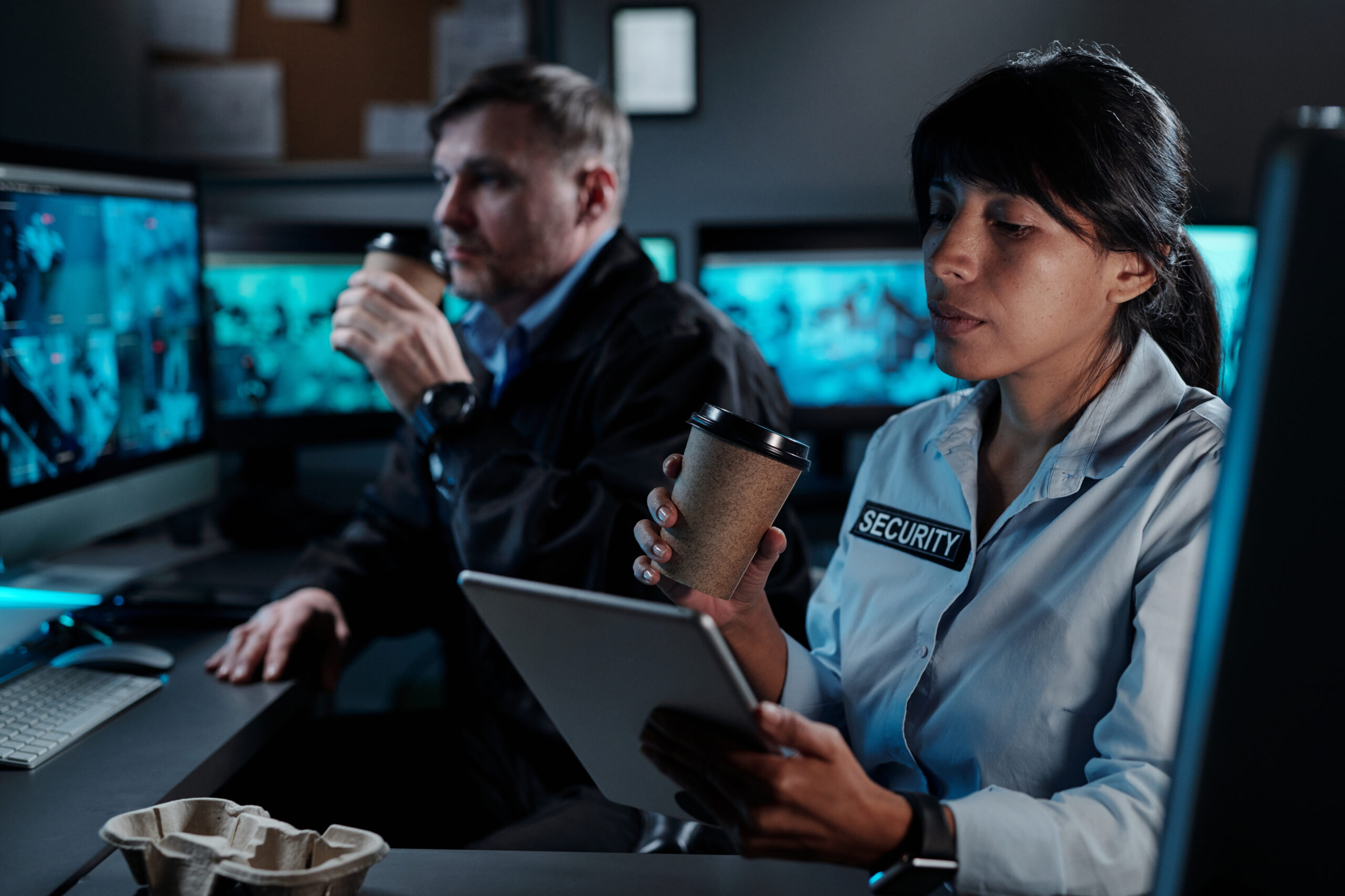 Protección profesional para tu empresa con vigilancia, tecnología y personal entrenado. Confía en expertos.